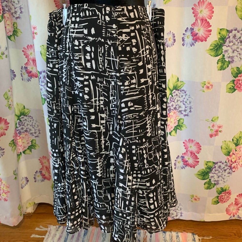 Chico's Black and White Abstract A-Line Skirt